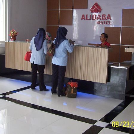 Alibaba Hotel Pangkalanbuun Extérieur photo