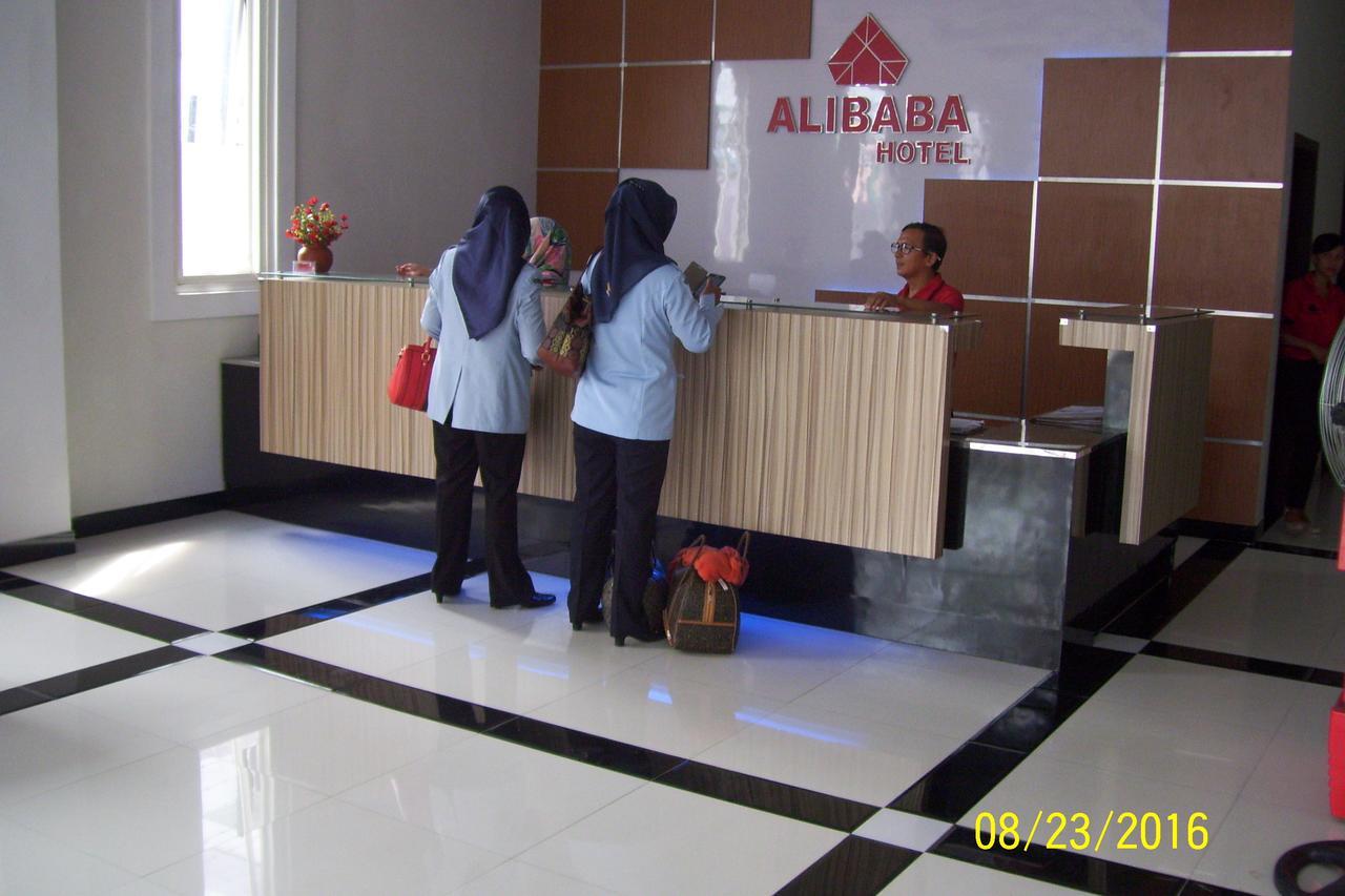 Alibaba Hotel Pangkalanbuun Extérieur photo